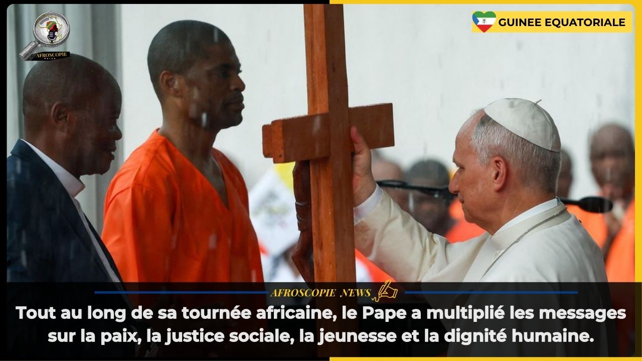 Guinée équatoriale : sous la pluie, le Pape Léon XIV visite les détenus de la prison de Bata